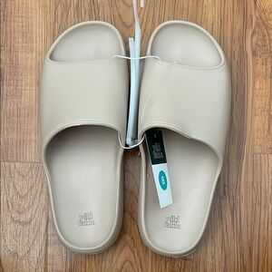 3 for $25! NWT Wild Fable‎ Beige Slide Sandals, size 8